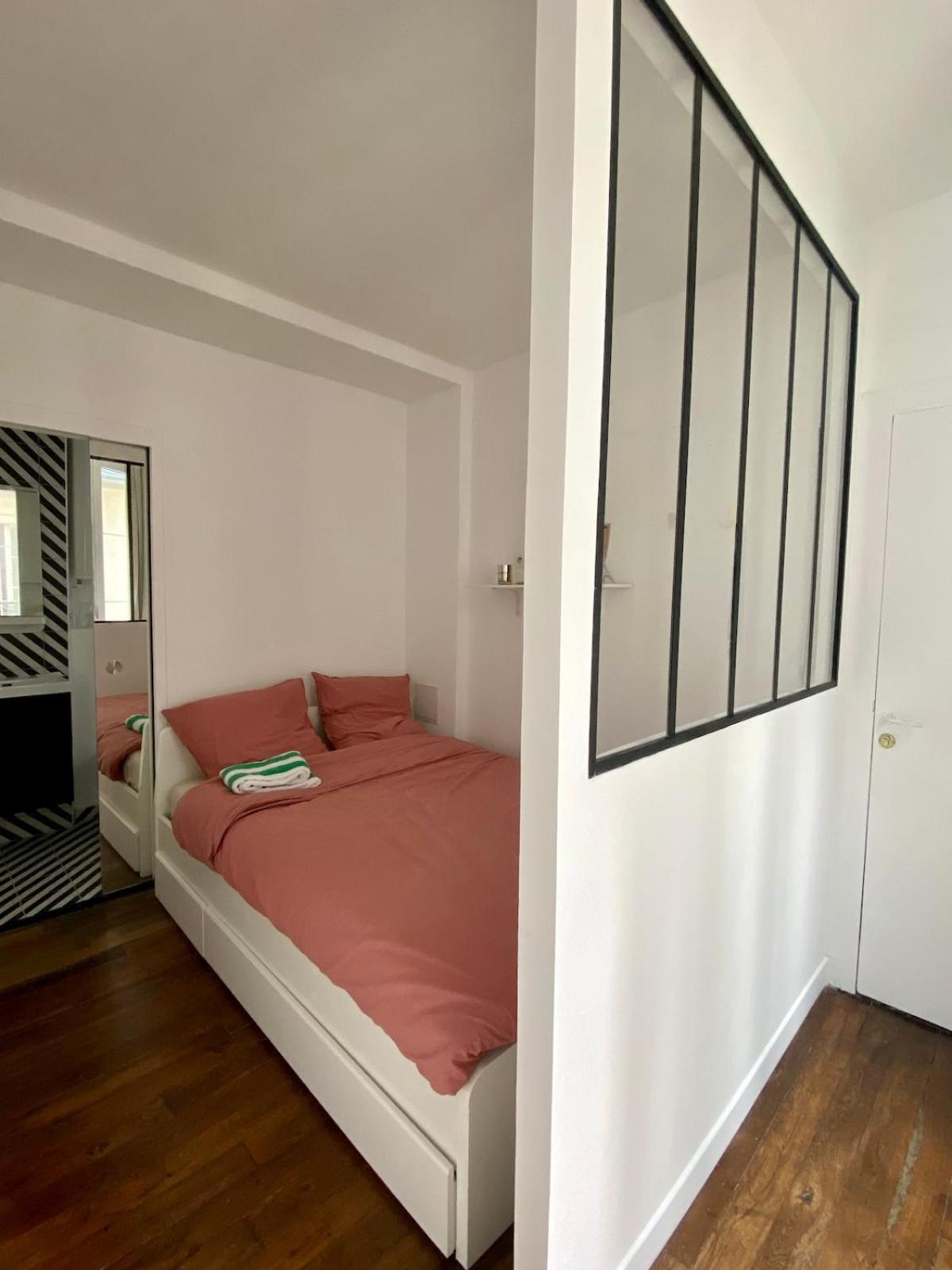 Montmartre Sacre Coeur Apartment